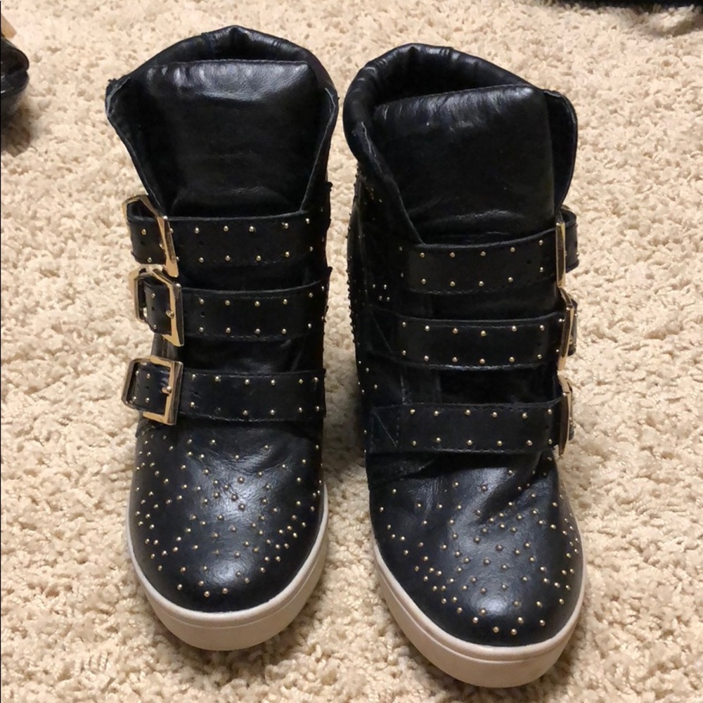 Wedge boots